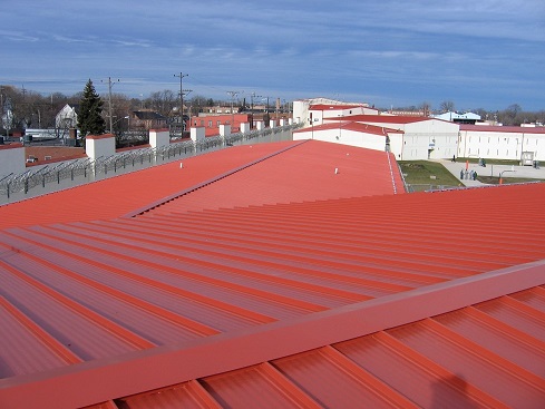 Metal Roof Installation for Milwaukee Commerical Buildings
