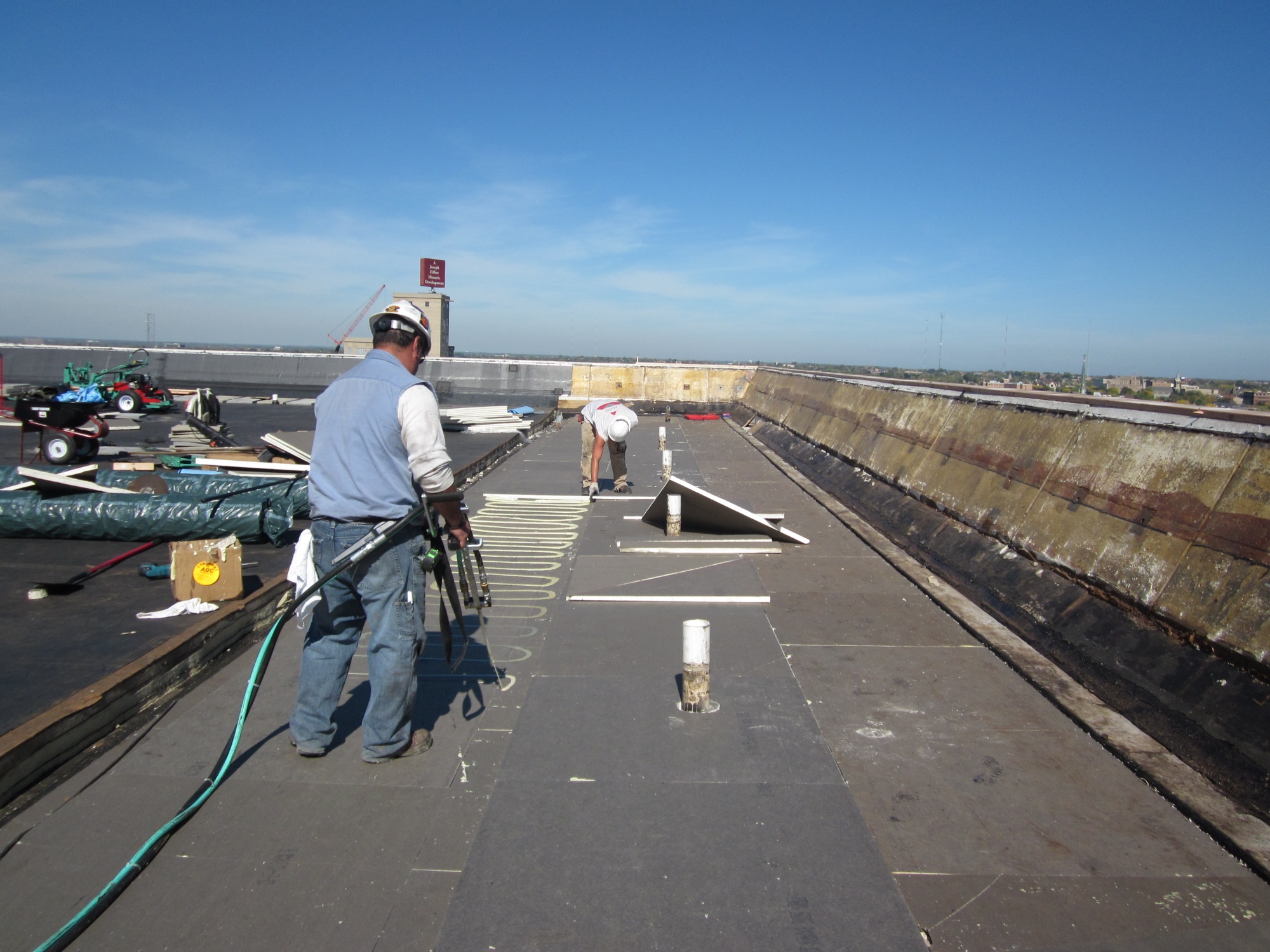 EPDM roof repair services in Milwaukee WI